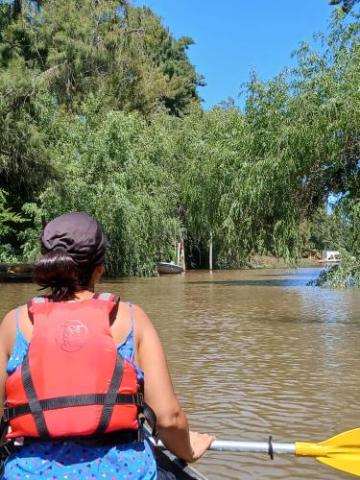 veni a remar por el rio!
